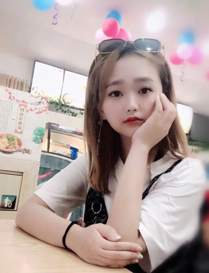 罗湖区小雯：大奶高颜值，服务深情贴心很投入